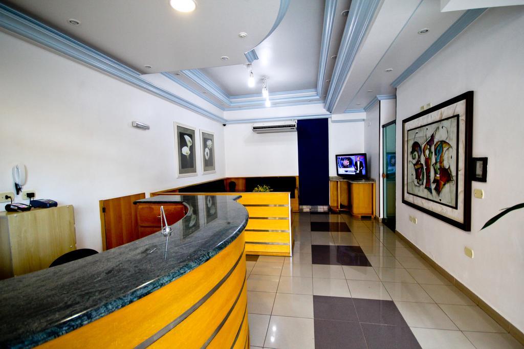 Alpha Ville Hotel 阿西斯 外观 照片