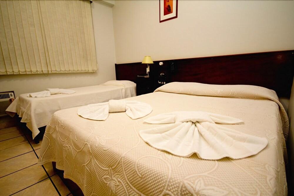 Alpha Ville Hotel 阿西斯 外观 照片